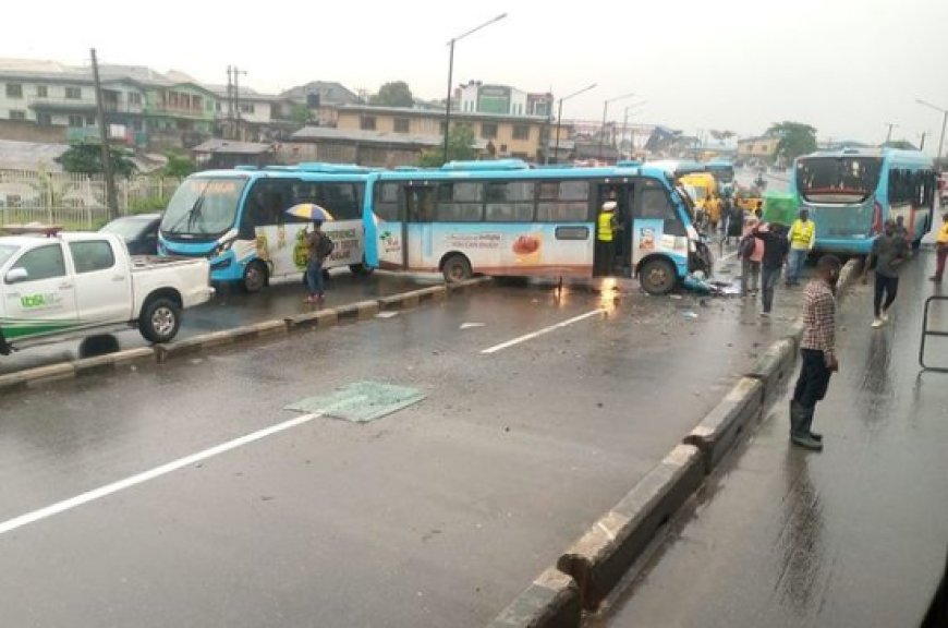 The accident, which occurred on the BRT corridor, left many injured. 