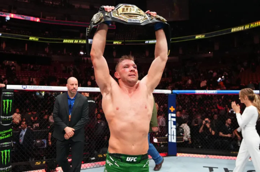 Dricus Du Plessis Defeats Sean Strickland To Become New Middleweight Champion With Victory At UFC297